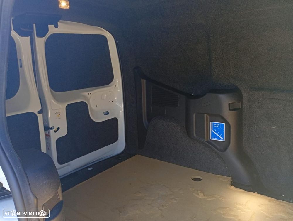 Ford Transit Courier - 24