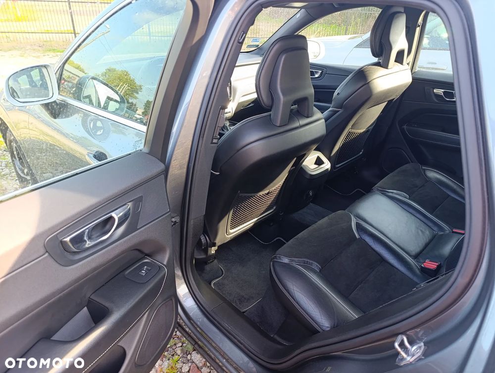 Volvo XC 60 D5 AWD R-Design - 8