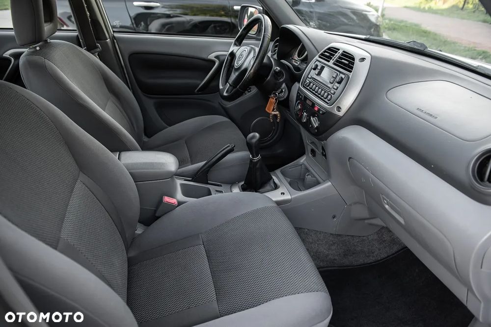 Toyota RAV4 2.0 VVT-i 4x4 - 22