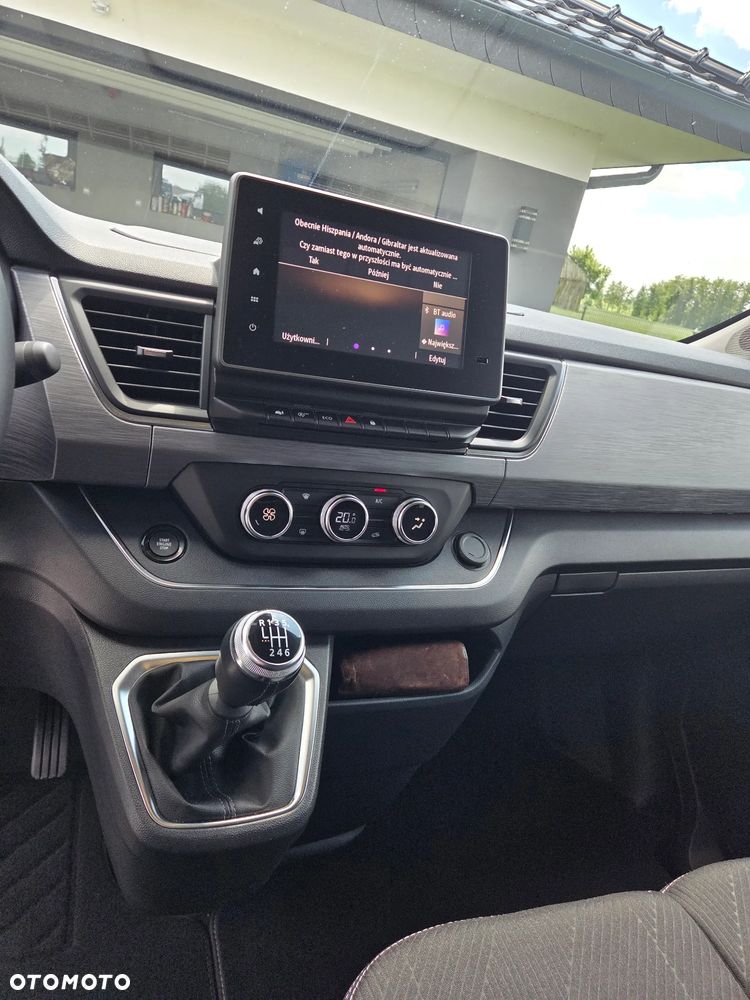 Renault Trafic - 15