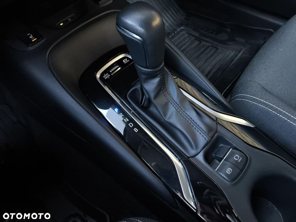 Toyota Corolla 1.8 Hybrid Comfort - 24