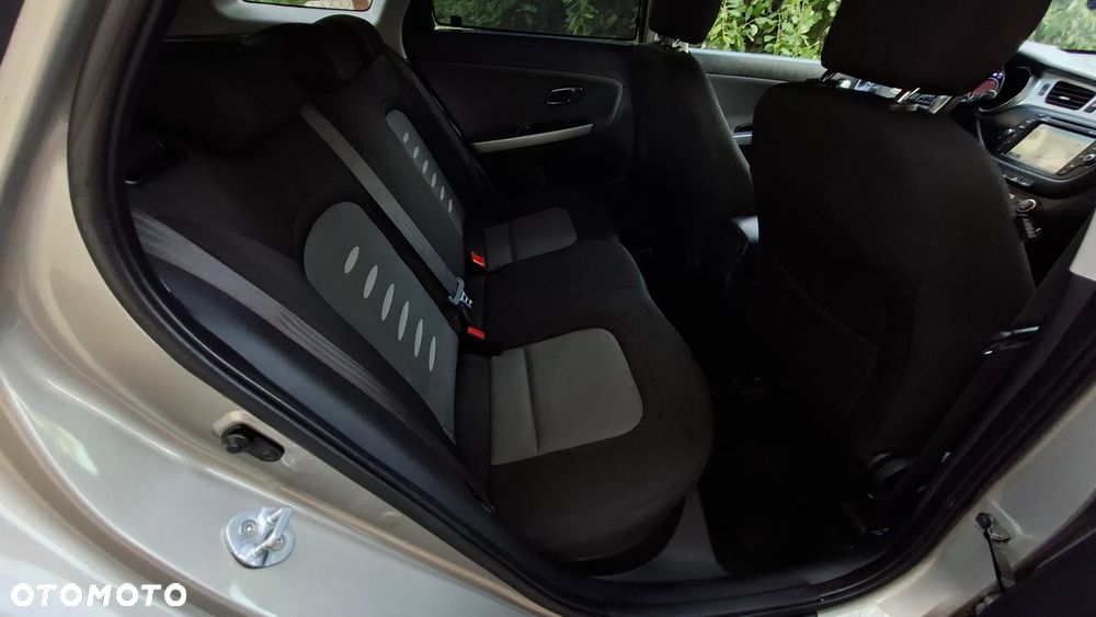 Kia Ceed 1.6 GDI XL - 17
