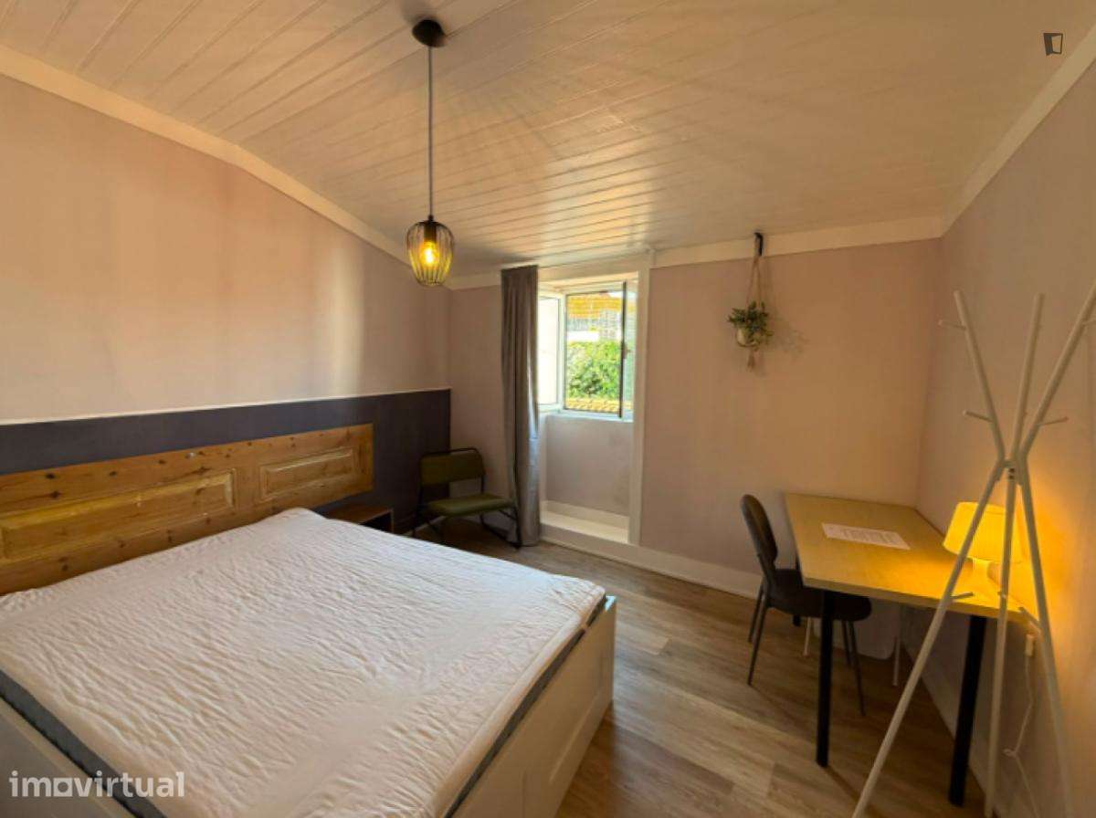 Quarto - localizado em Santarem - Grande imagem: 3/12