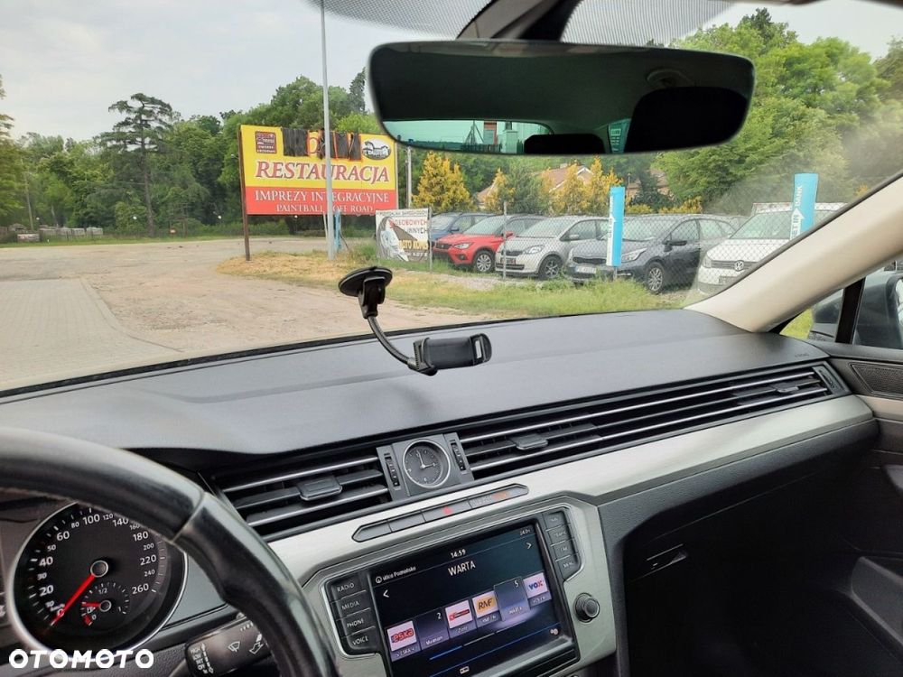 Volkswagen Passat - 29