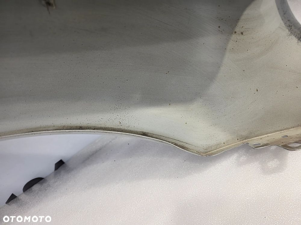 BMW E60 / E61 LEWY BŁOTNIK PRZEDNI PRZÓD NR AUKCJI BŁ232 - 26