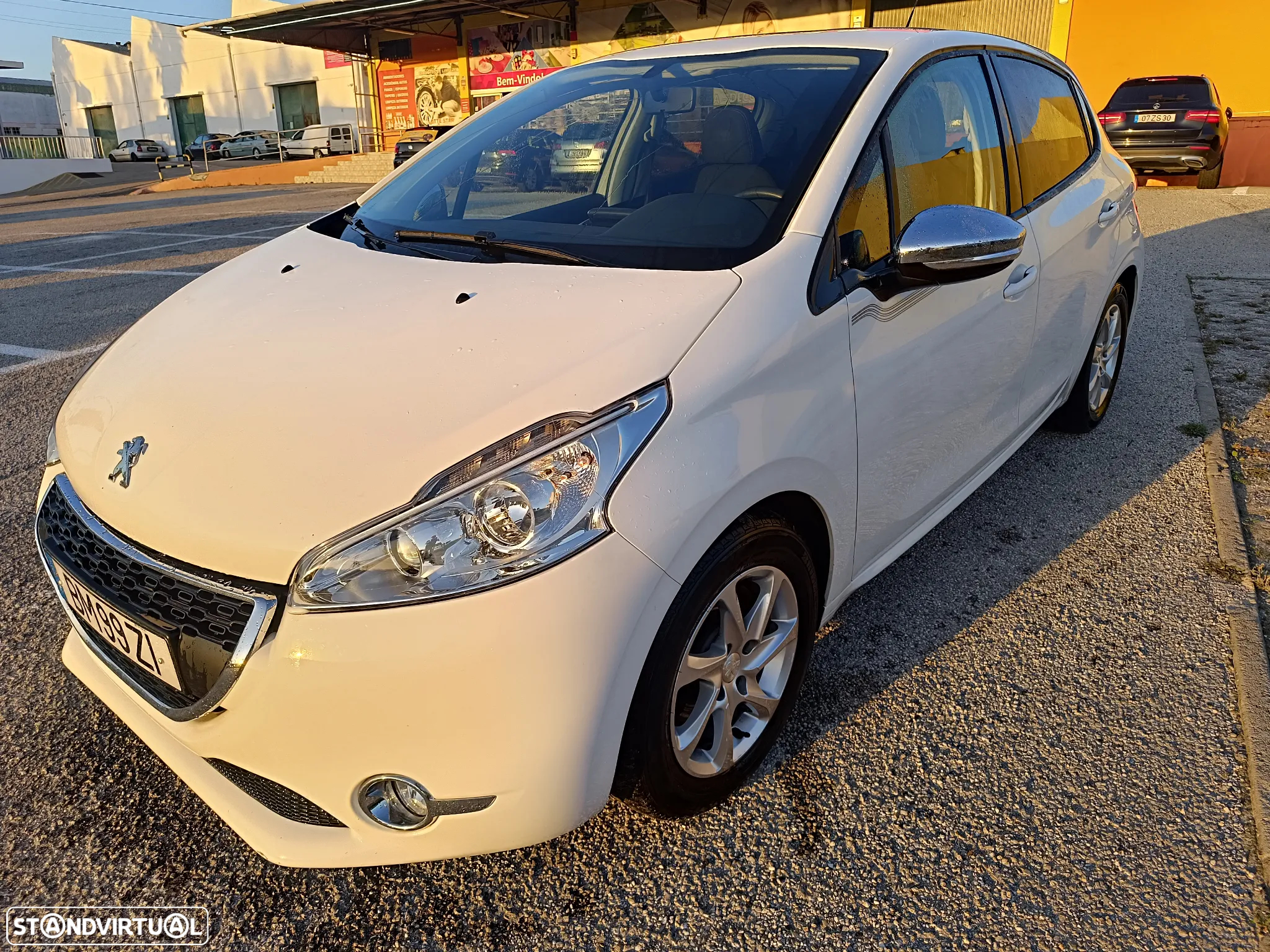Peugeot 208 1.2 PureTech Allure - 22