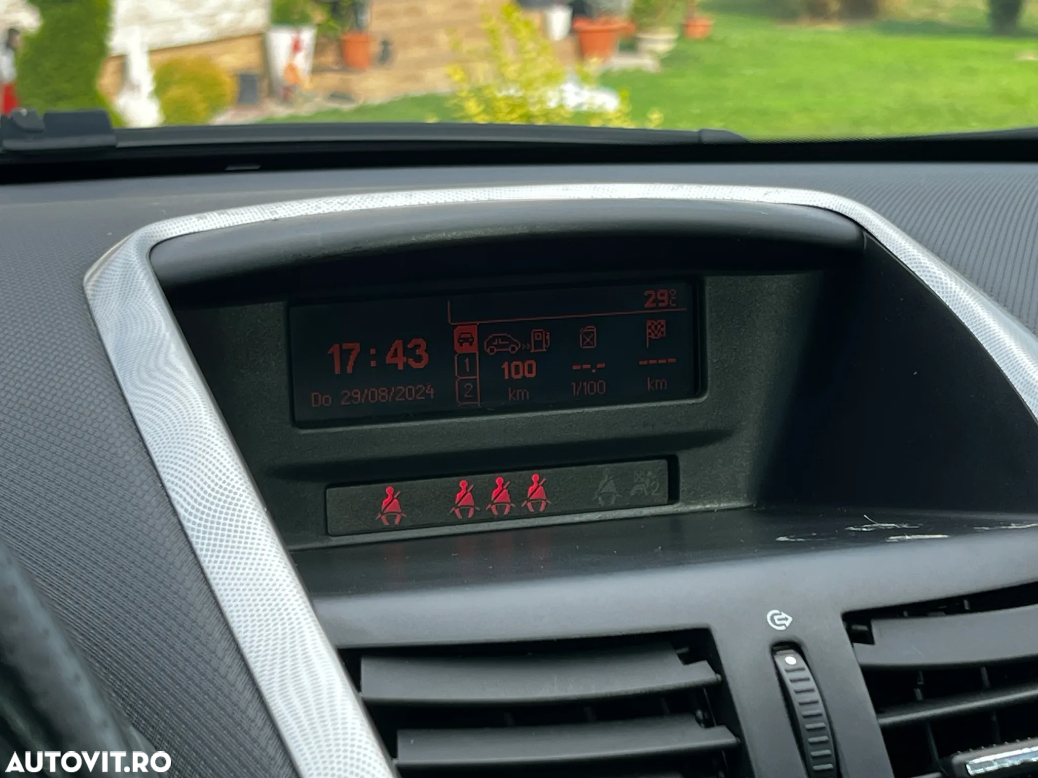 Peugeot 207 1.4 E Premium - 13