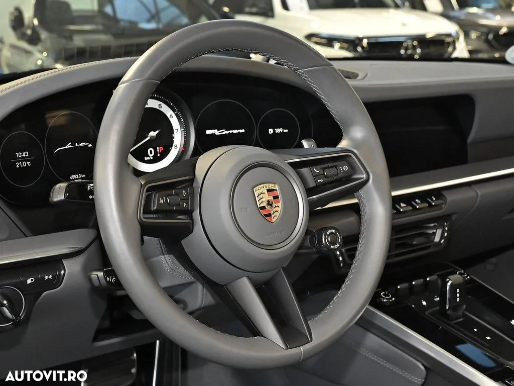 Porsche 911 Carrera 4 PDK - 3