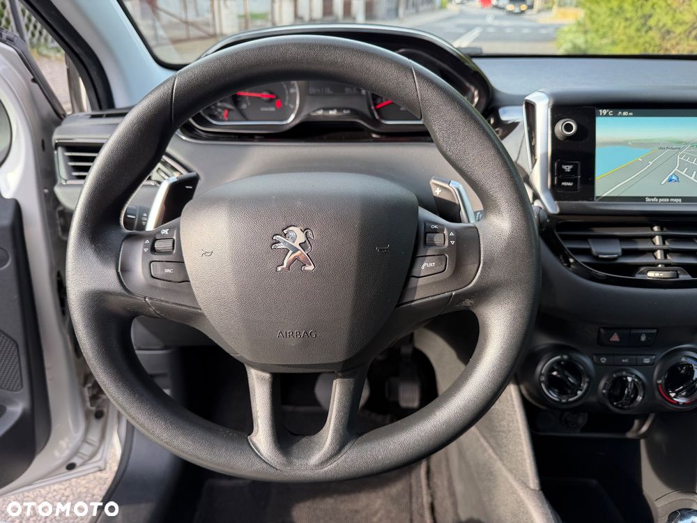 Peugeot 208 - 22