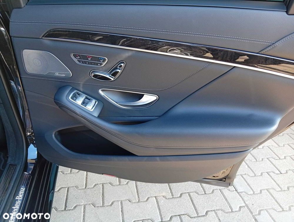 Mercedes-Benz Klasa S 400 d 4-Matic L 9G-TRONIC - 32