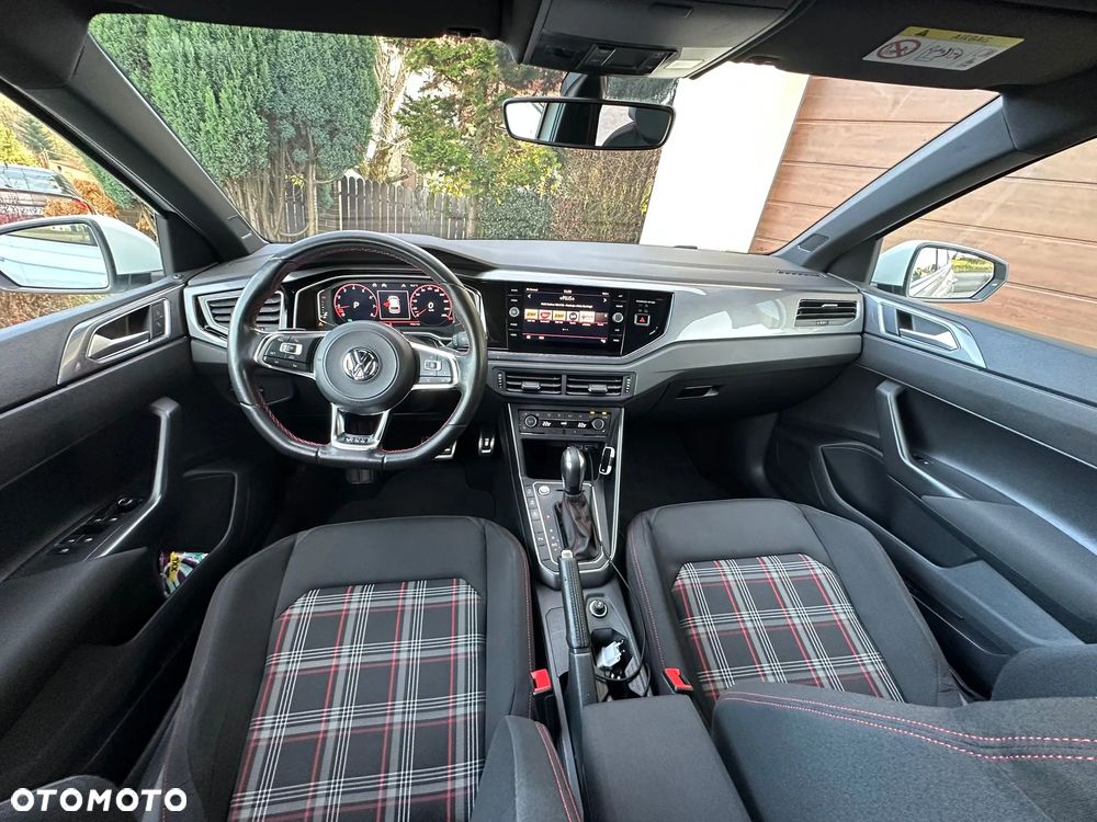 Volkswagen Polo 2.0 TSI DSG GTI - 11