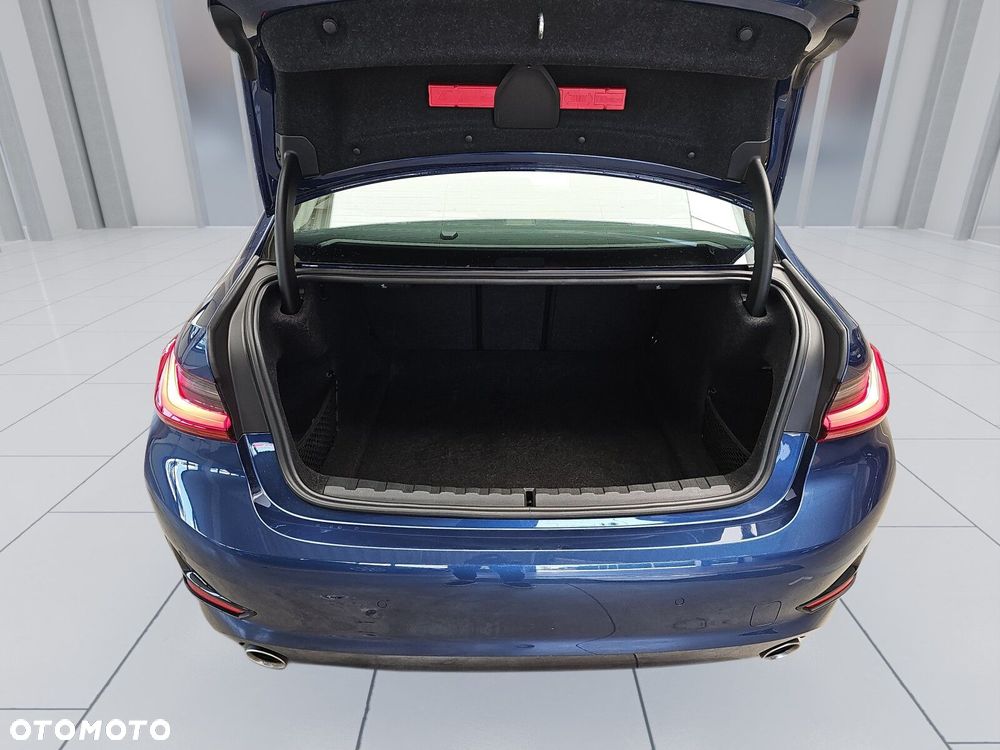 BMW Seria 3 320i Advantage - 25