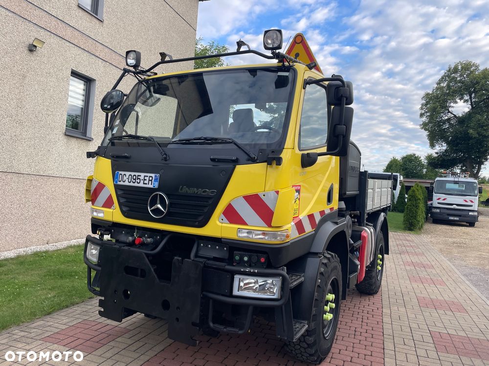 Mercedes-Benz Unimog u 20  pojazd specjalny traktor rolniczy wywrotka pojazd komunalny zimowego utrzymania dróg - 2