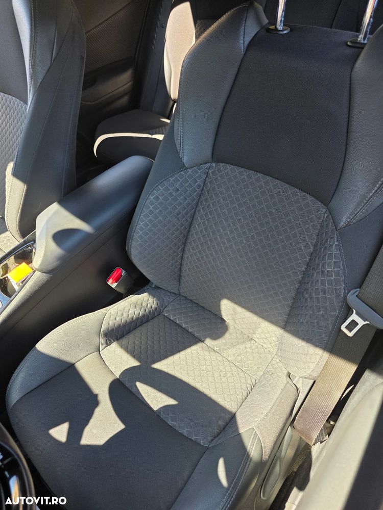 Toyota C-HR 1.2 Turbo 4x2 CVT C-ult LED - 8