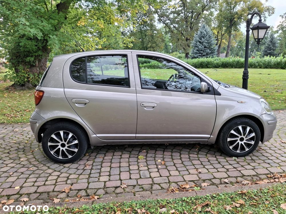 Toyota Yaris 1.3 VVT-i Executive - 11