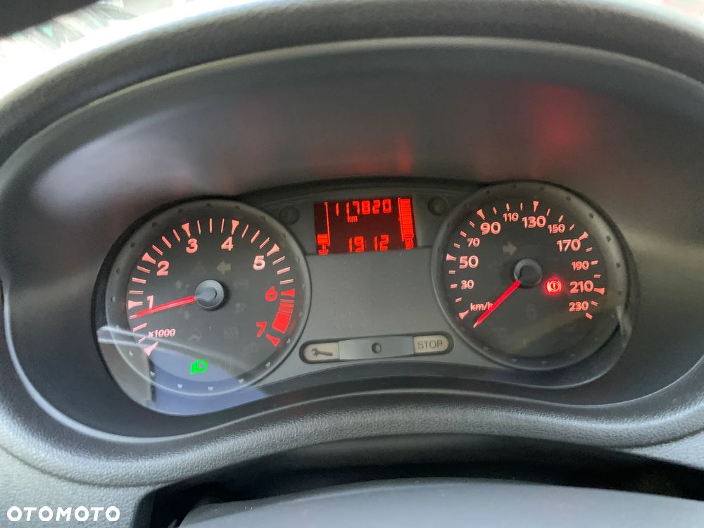 Renault Clio 1.2 16V Alize - 9