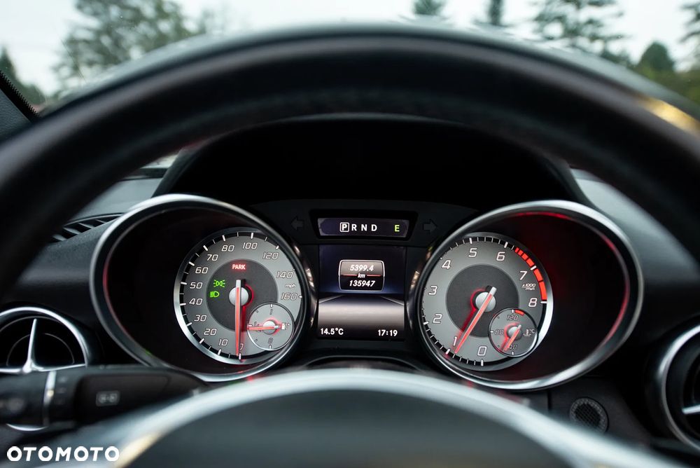 Mercedes-Benz SLK 250 (BlueEFFICIENCY) 7G-TRONIC - 32