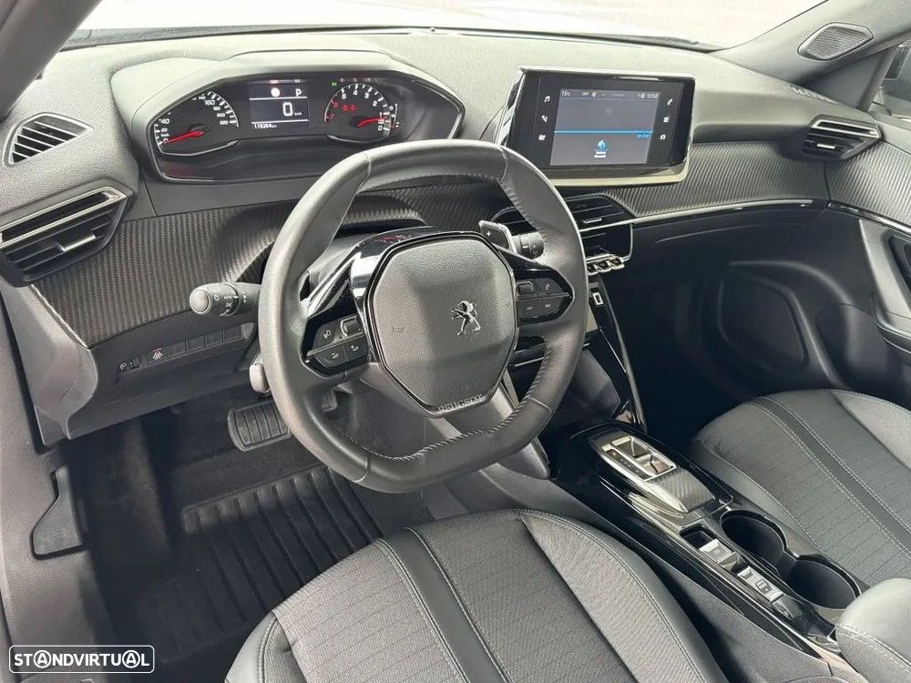 Peugeot 2008 1.5 BlueHDi Allure EAT8 - 3
