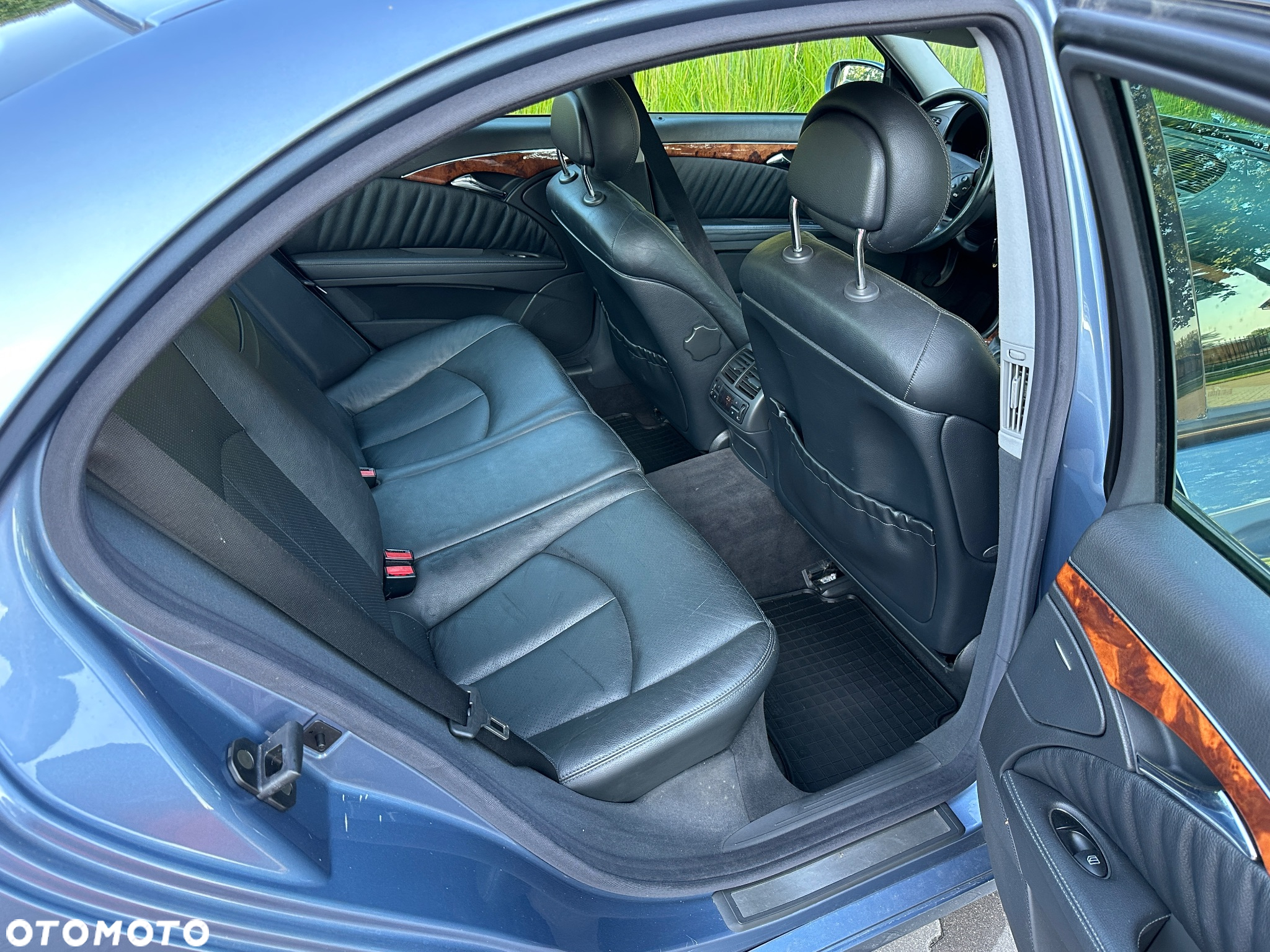 Mercedes-Benz Klasa E 320 4-Matic T Elegance - 23