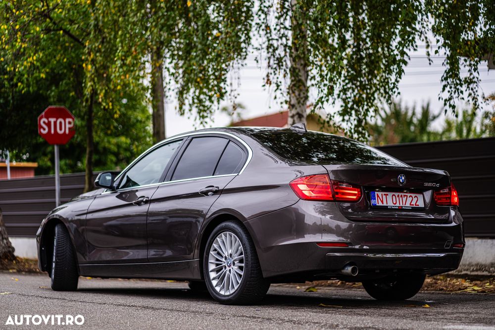 BMW 3 Series 2012 photo 3