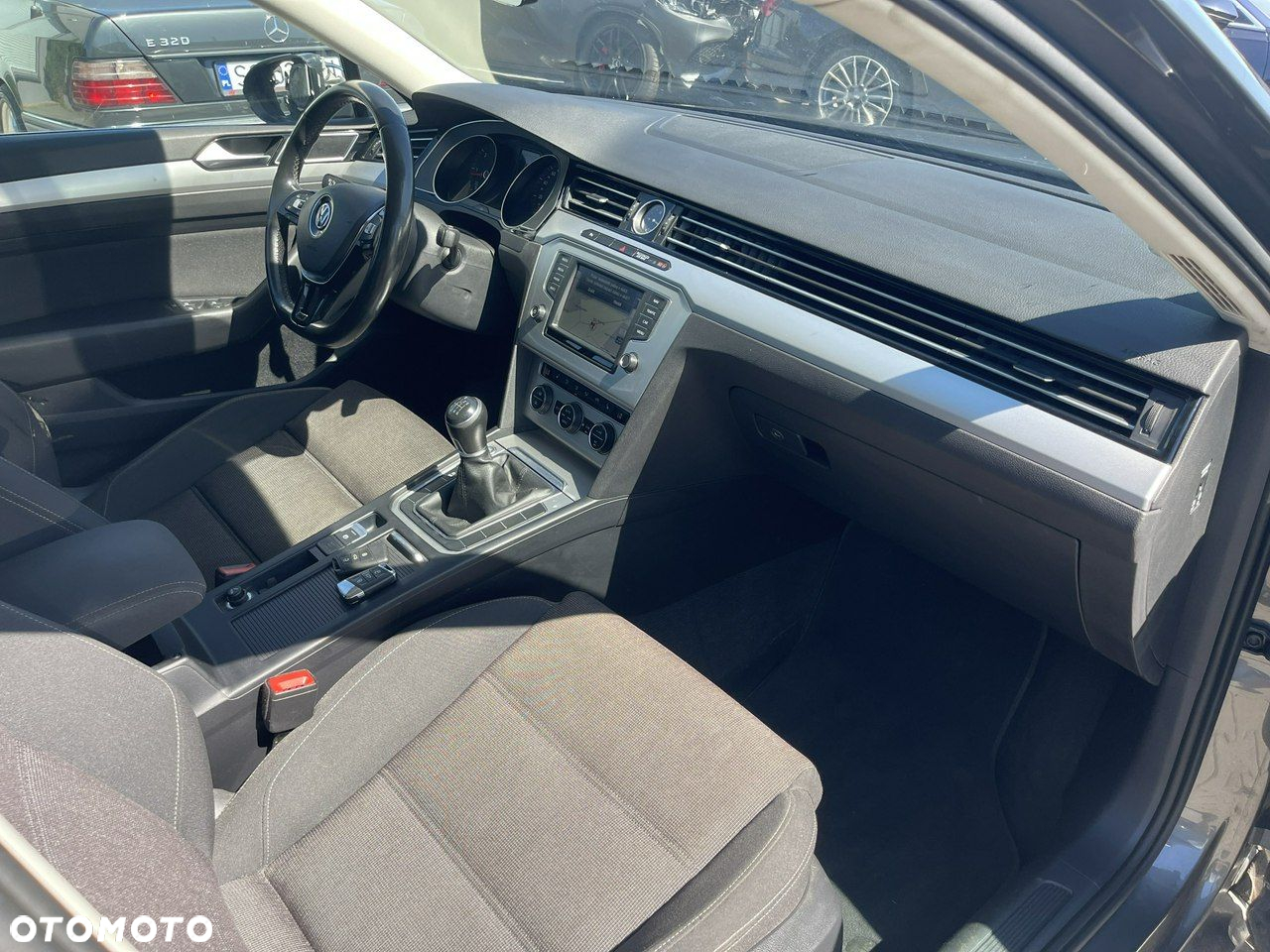 Volkswagen Passat Variant 2.0 TDI SCR BlueMotion Comfortline - 10