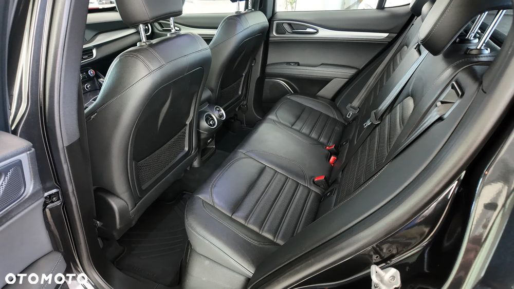 Alfa Romeo Stelvio 2.0 Turbo 16V AT8-Q4 Sprint - 12