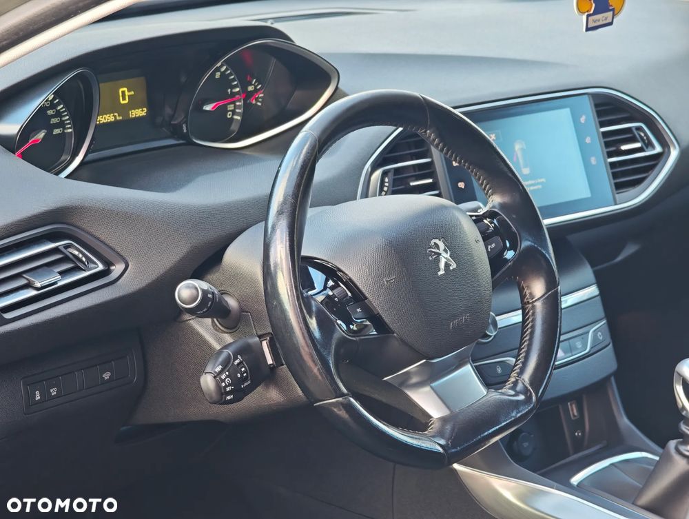 Peugeot 308 2.0 Blue HDi Allure S&S - 19