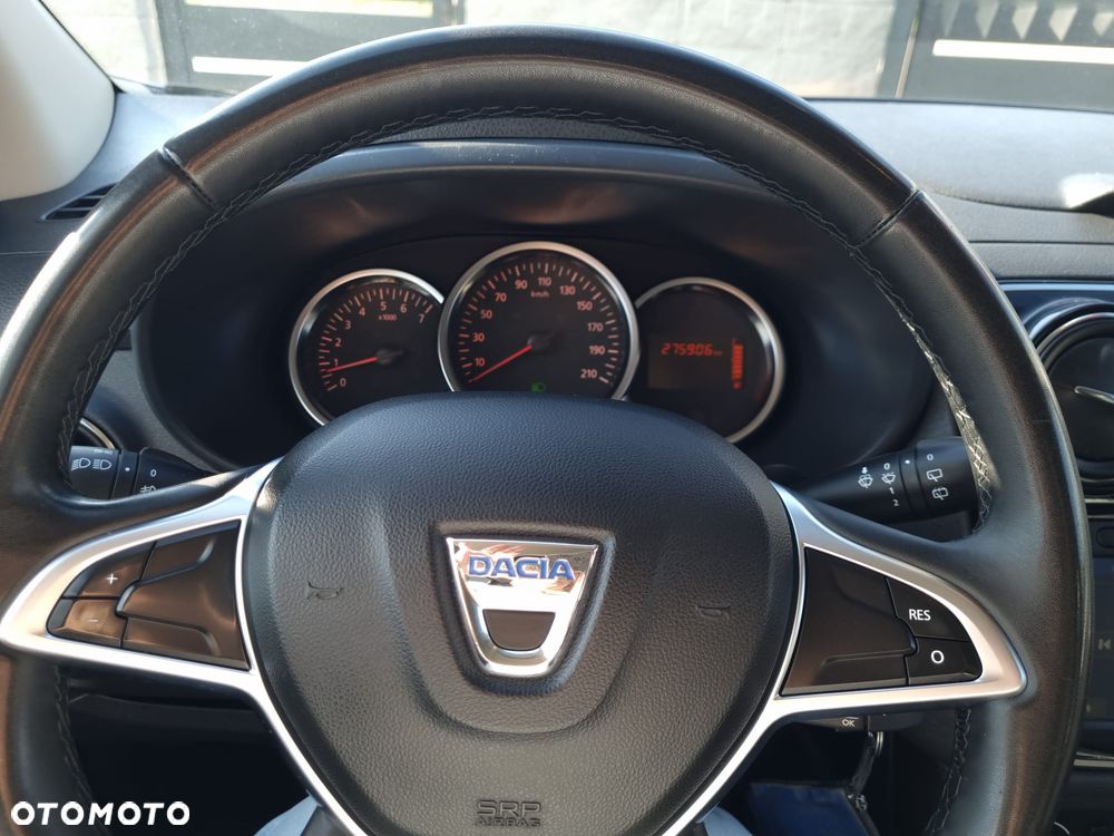 Dacia Lodgy 1.6 SCe Connected by Orange S&S - 26