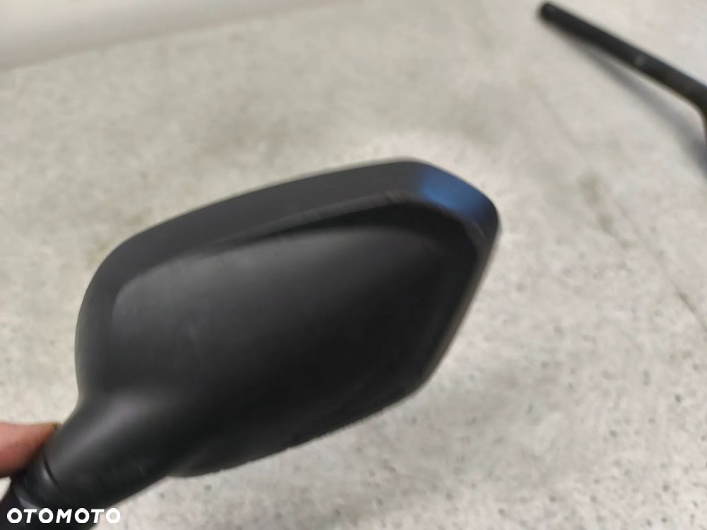 Lusterko lewe Triumph Trident 660 2022 - 10