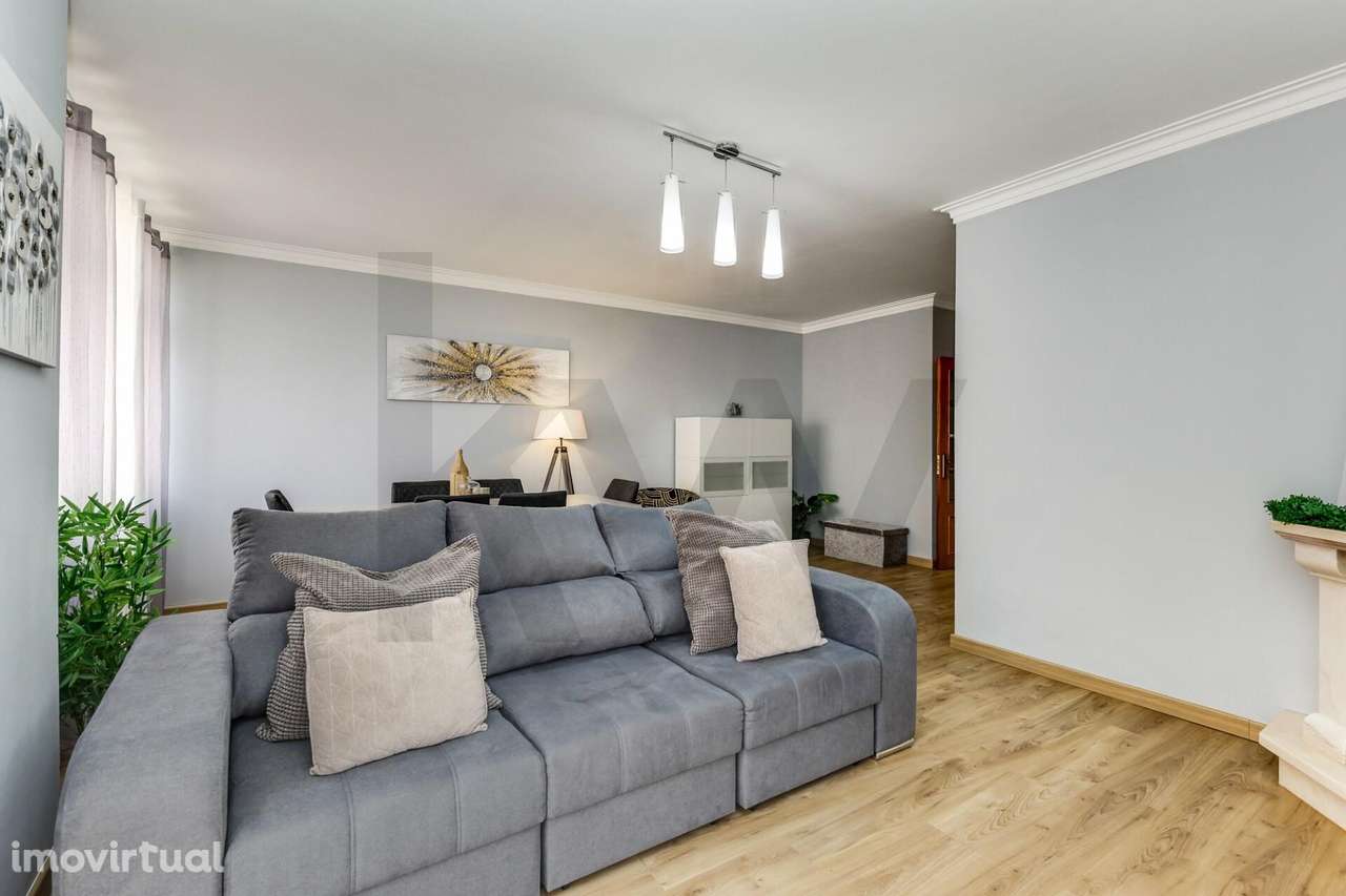 Amplo apartamento T2 , com 126 m2 , lugar de garagem e arrecadação . - Grande imagem: 4/34