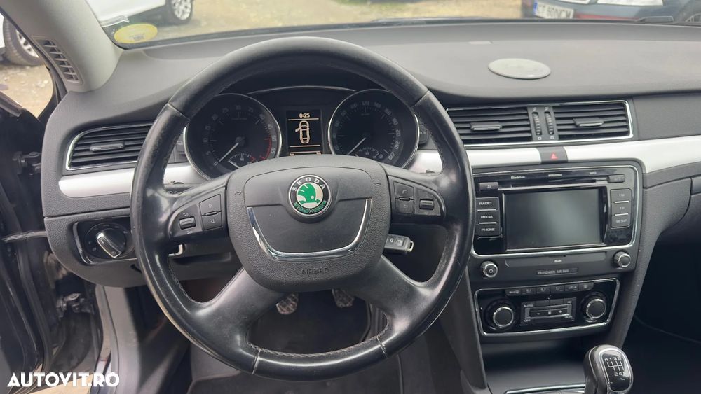 Skoda Superb 2.0 TDI Ambition - 23