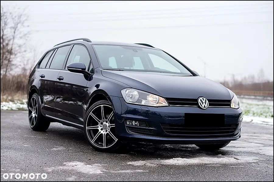 Volkswagen Golf - 1