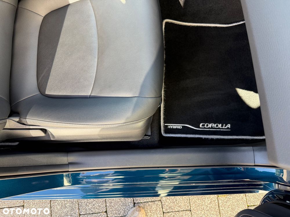 Toyota Corolla 1.8 Hybrid Executive - 23