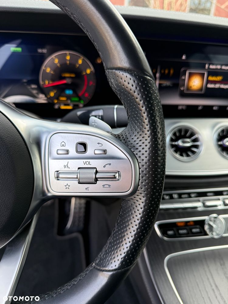 Mercedes-Benz Klasa E 200 4-Matic AMG - 22