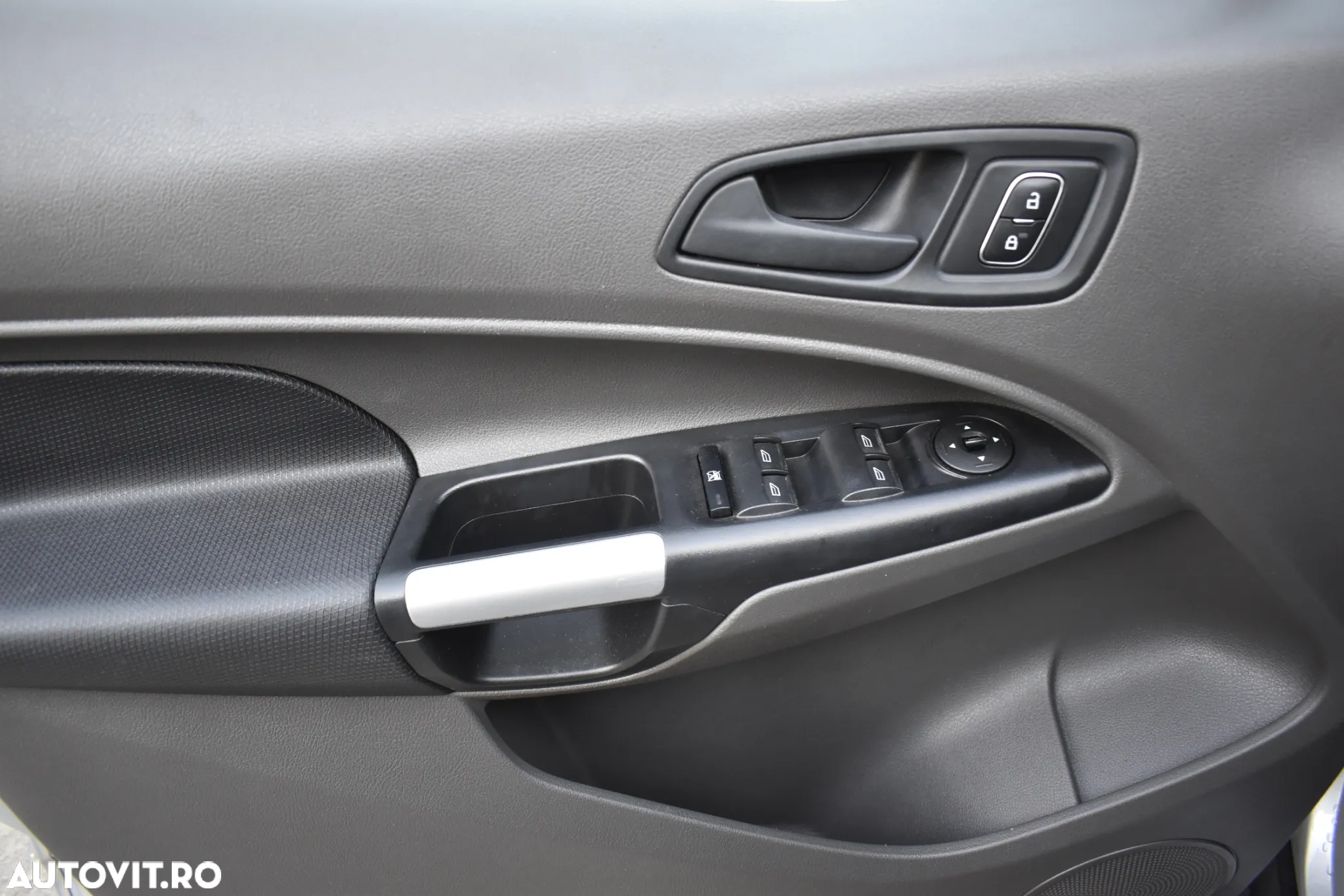 Ford Transit Connect - 9