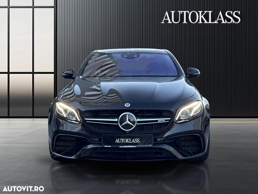 Mercedes-Benz E - 10