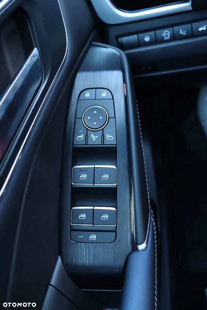 Nissan Qashqai - 25