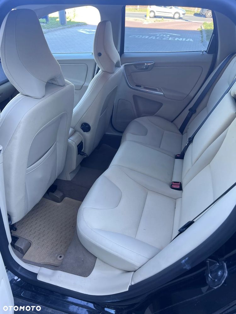 Volvo XC 60 D4 AWD Kinetic - 7