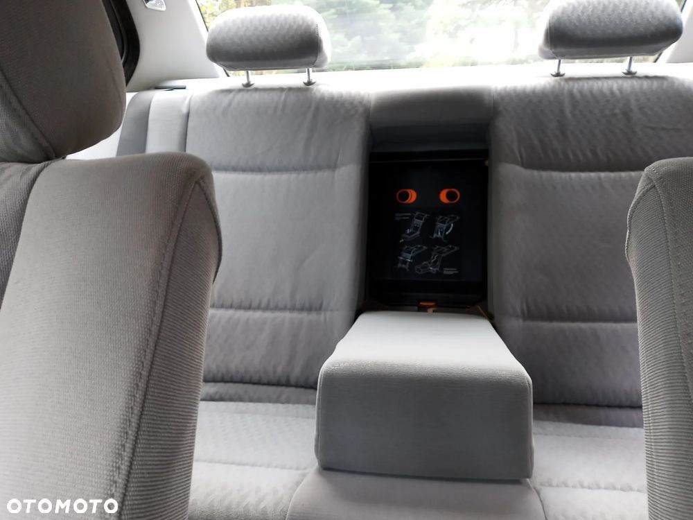 BMW Seria 3 328i - 15