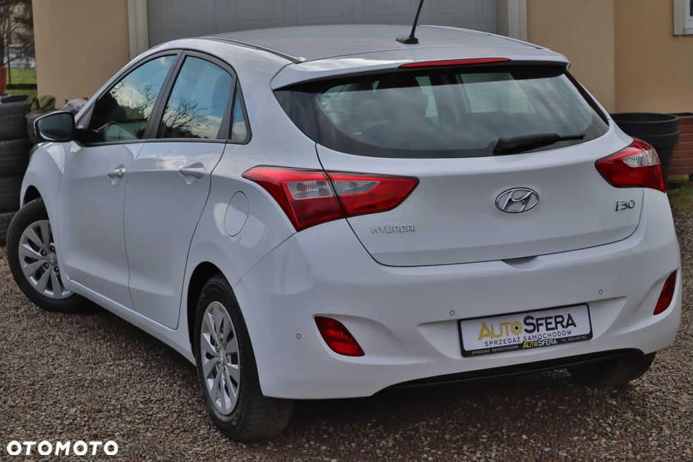 Hyundai i30 blue 1.4 Trend - 5