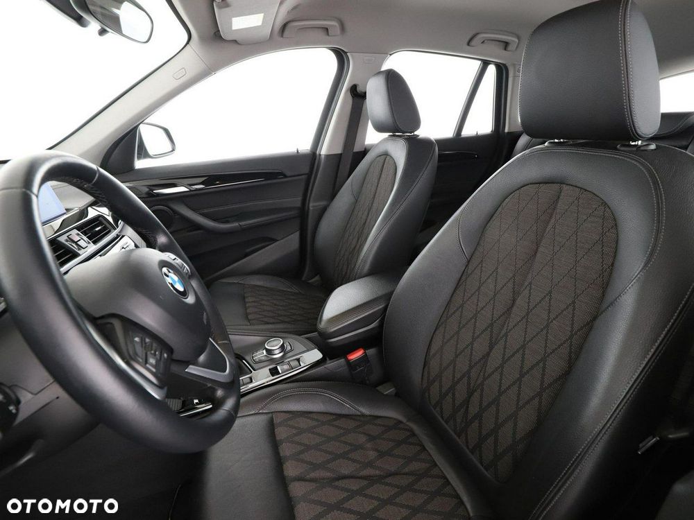 BMW X1 sDrive18d xLine - 14