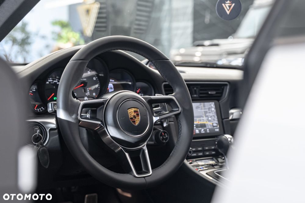 Porsche 911 Carrera S PDK - 29
