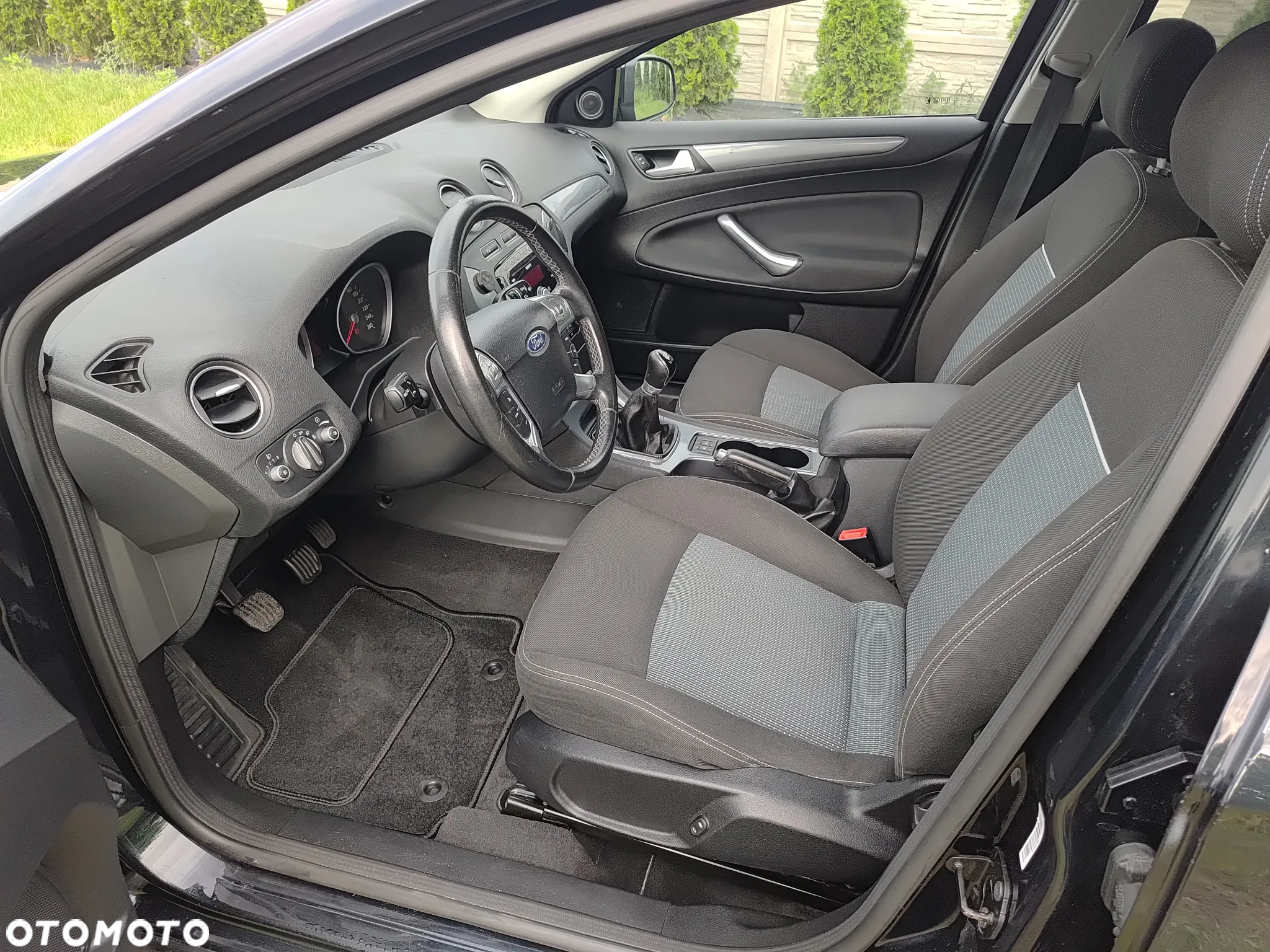 Ford Mondeo 1.6 Ambiente - 12