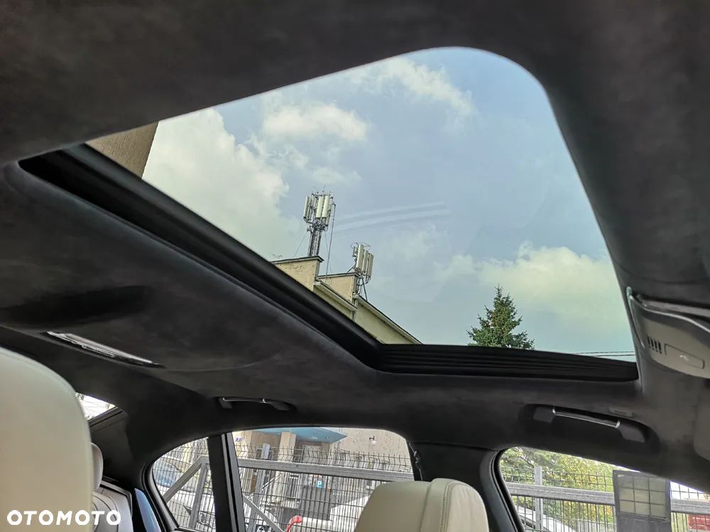 BMW Seria 7 750i xDrive sport - 9