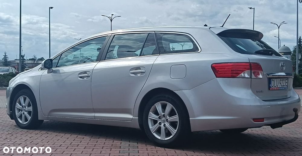 Toyota Avensis 2.0 Style MS - 38