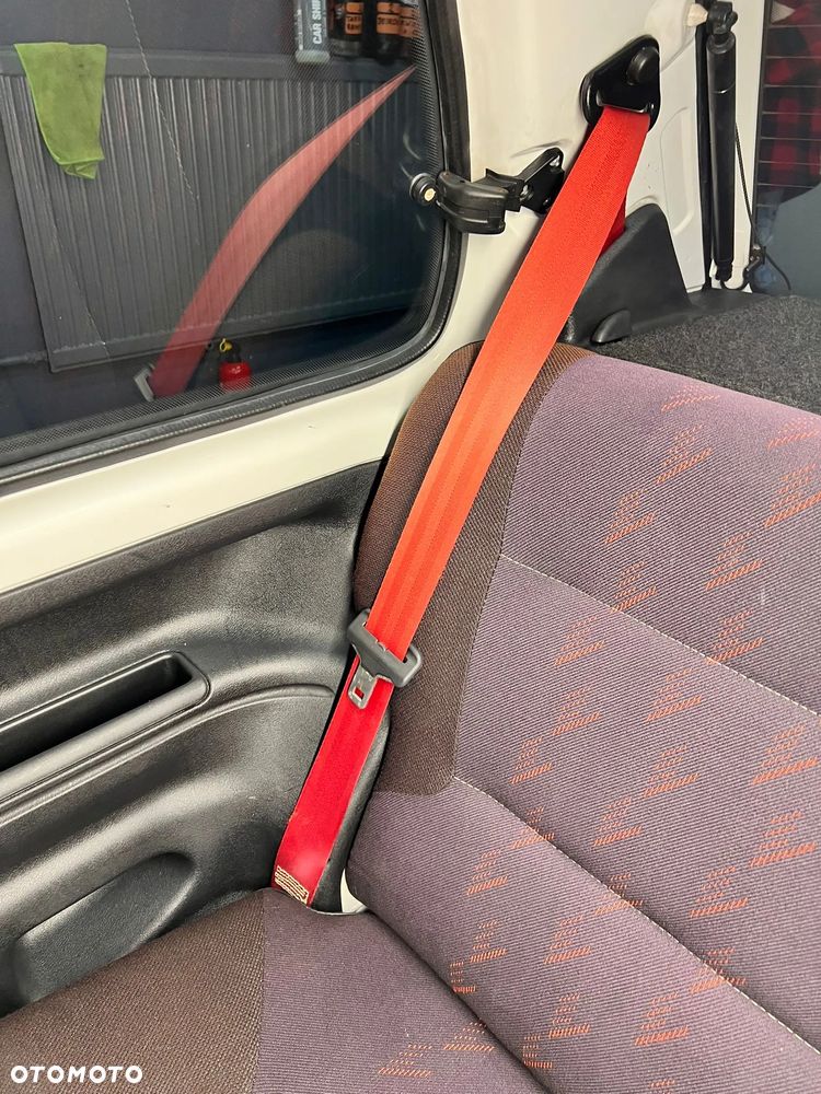 Peugeot 106 - 16