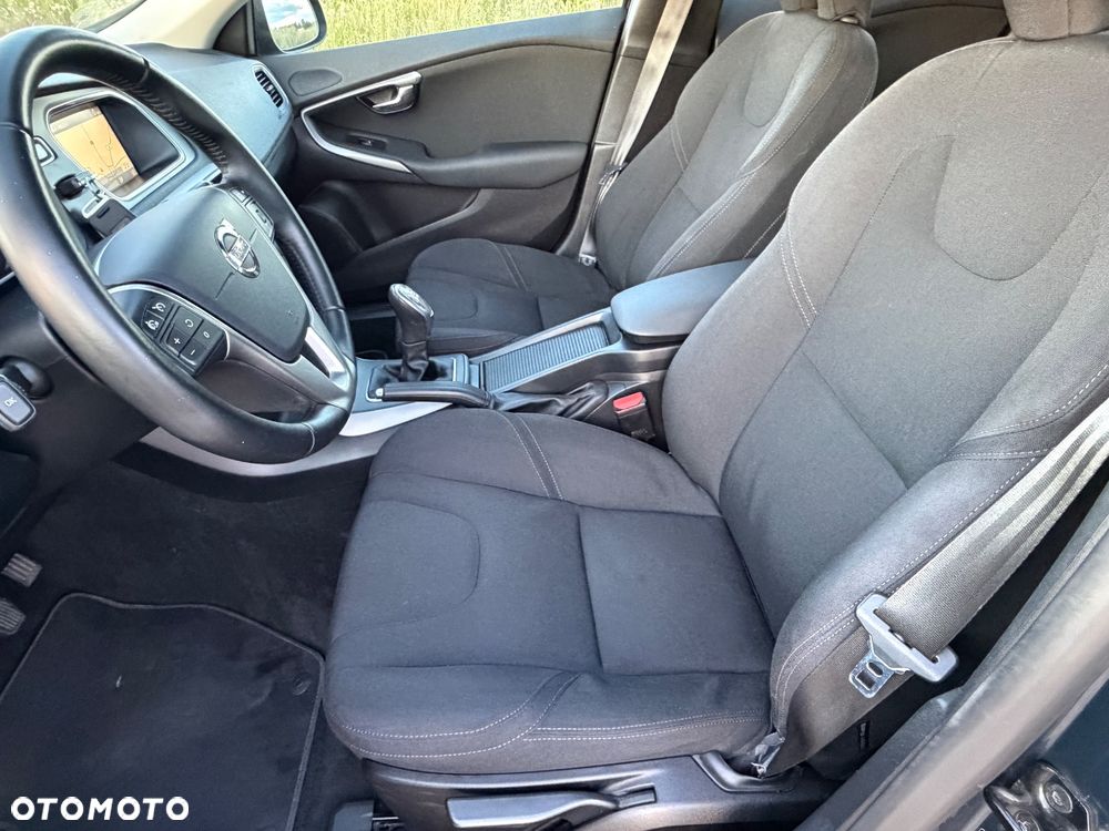 Volvo V40 D2 Momentum - 9