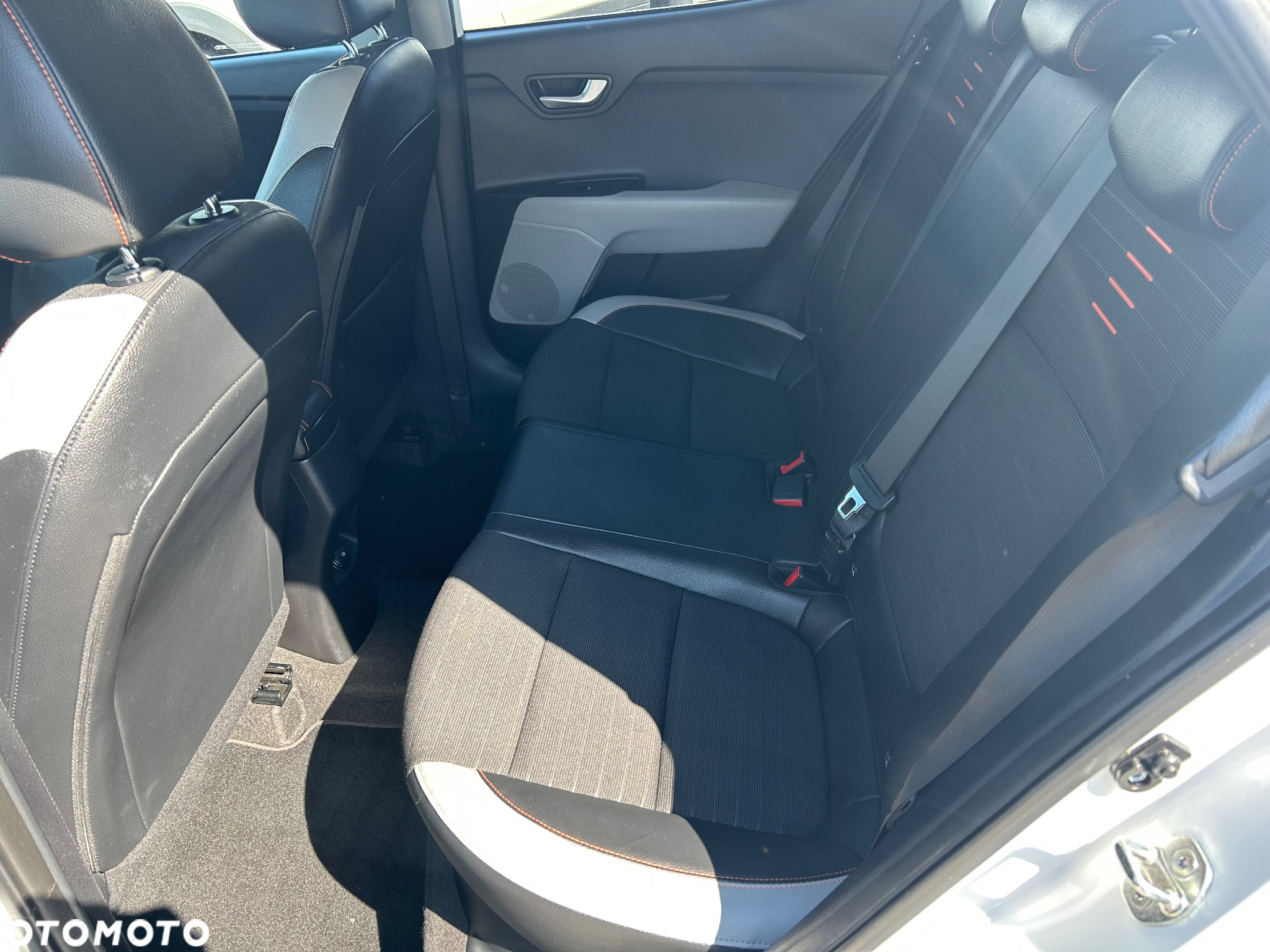 Kia Stonic 1.0 T-GDI 120 Edition 7 - 14
