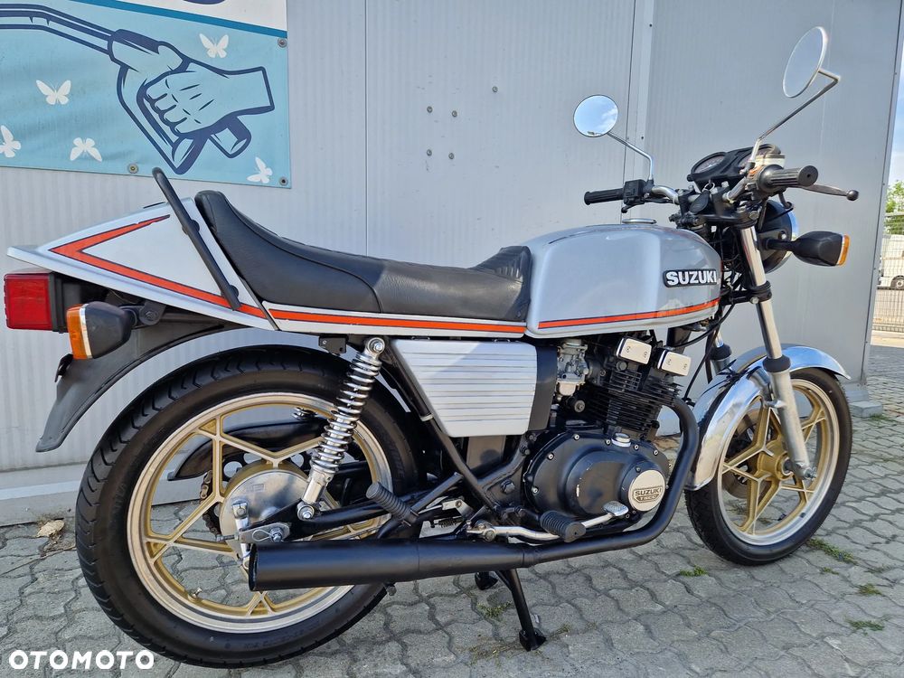 Suzuki GSX - 12