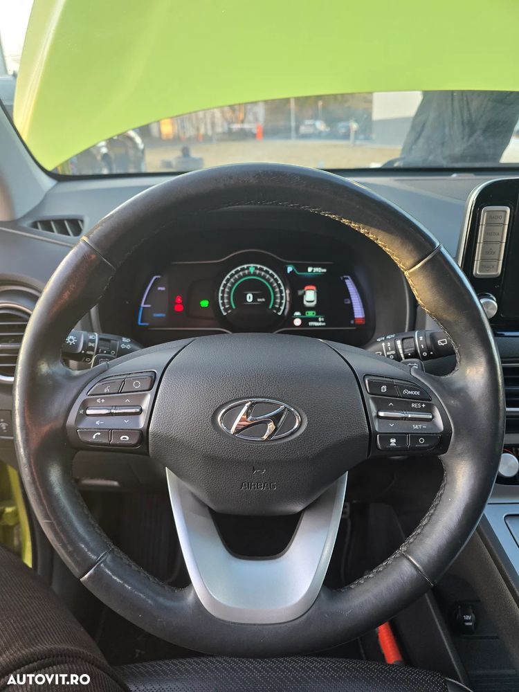 Hyundai KONA Premium - 13